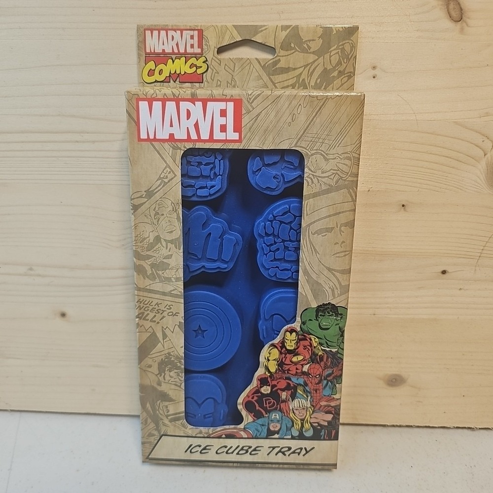 Marvel Comics Silicone Ice Mold Tray – Hulk, Iron Man, Captain America Superhero